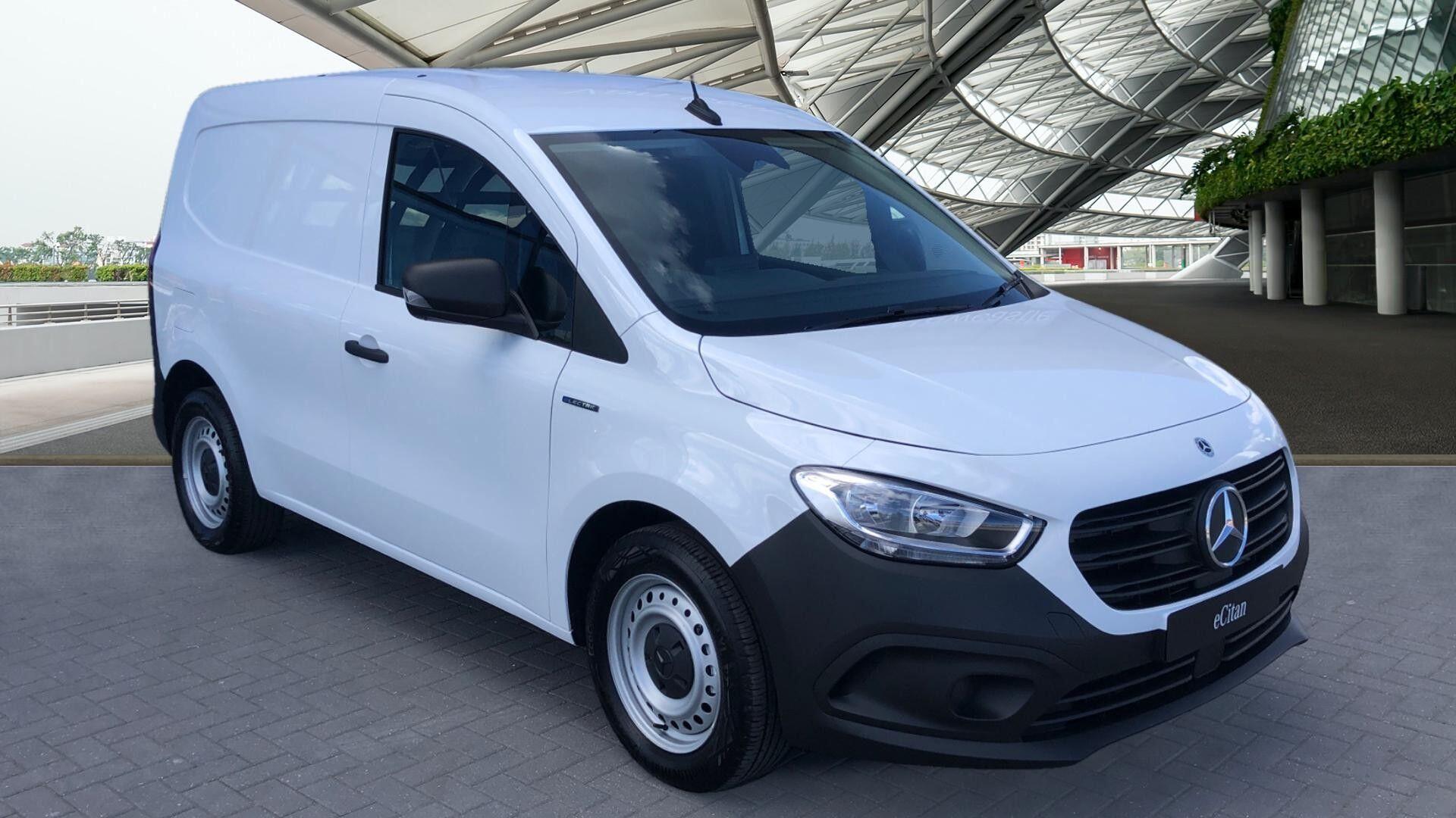 45kWh BASE Auto L1 5dr