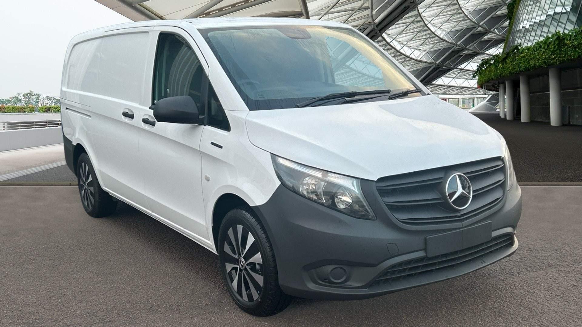 116 e 66kWh Progressive Auto FWD L2 6dr (LWB)